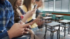 Наше училище забрани тотално телефоните