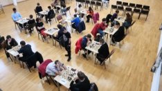 Около 80 шахматисти спорят за „Купата на Община Варна“