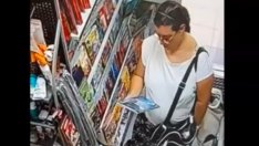 От любов към четенето: Жена навря книга под полата