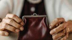 На първо четене: 75 лева великденска добавка за най-бедните пенсионери