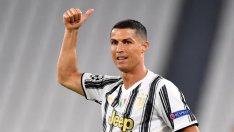 Роналдо продължава да пише история