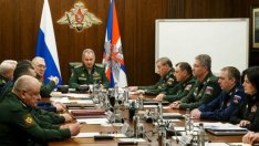 Украйна прати Шойгу в болница, Русия го показа на среща с ръководството на МФ (ВИДЕО)