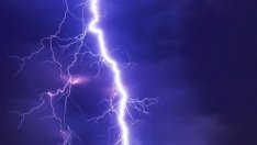 Мълния уби 11 души докато си правят селфита