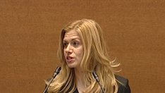 Отново дама е председател на парламента