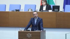 "Възраждане" започва консултации за нов вот на недоверие