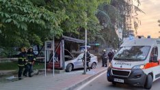 20-годишен шофьор се заби в спирка във Варна, четирима са пострадали