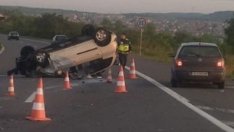 Кола се обърна по таван на АМ "Тракия" след сблъсък с микробус