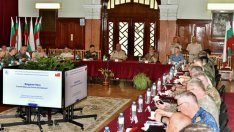 Военни от НАТО се разходиха из Варна