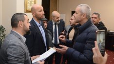 Екшън в сградата на община Варна! Нахлуха депутати и съветници от „Възраждане“ (СНИМКИ)