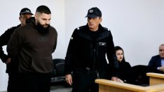 Някои заплахи към Дебора били част от любовната игра