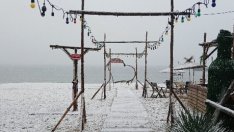 Студ и сняг сковават България