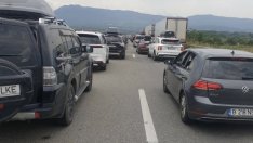 Огромни задръствания по границите на България