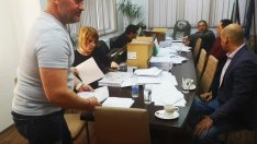 Обзор пише 3 000 писма до президента