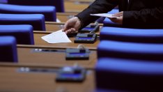 Основната депутатска заплата вече е 4236 евро