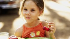 По „Училищен плод“ плащането ще е за килограми