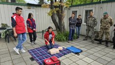 Обучиха служители на зоопарка във Варна в оказване на първа помощ (СНИМКИ)