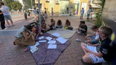 Деца и младежи преобразяват с рисунки центъра на Варна