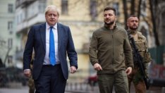 Джонсън също се разходи със Зеленски в Киев