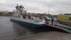 Разредиха графика на ферибота в Белослав днес заради силния вятър