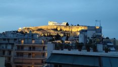 В Гърция гласуват за парламент