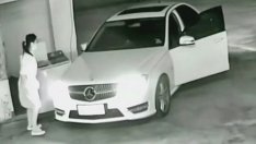 Да съсипеш "Мерцедес" от безумие! Жена зад волана с глупави маневри ВИДЕО