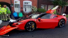 Шофьор отнесе 5 паркирани коли и размаза мощно Ferrari. После духна!