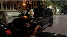 Наказание: Изхвърлиха си боклука върху лъскав джип, паркирал до контейнери във Варна