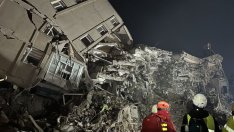 Наши доброволци спасиха петима оцелели в Турция