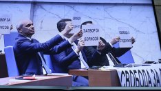 "Възраждане" останаха сами в пленарна зала, искат свобода за студентите