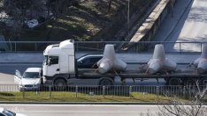 Тир, превозващ бетонни тетраедри, блъсна кола във Варна