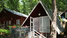 Хванаха крадец, свалил ламарините от покрива на бунгало в "Камчия"