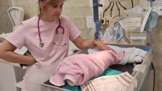 Подхвърлиха бебе на улица в Айтос