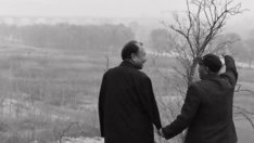 Незрящ мъж и неговият приятел без ръце посадиха 10 хил. дървета (Видео)