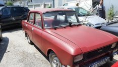 Москвич шпори без табели! КАТ го спря, шофьорът без книжка и с акт – 300 лева