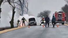 Кола лумна на пътя край Добрич