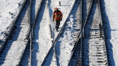 Бомба спря влакове в Русия