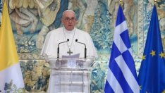 Папата е в Гърция, над 3500 полицаи следят за сигурността на Франциск (ВИДЕО)