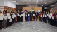 Наградиха 17 млади варненски учители