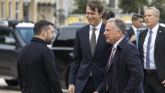 Зеленски започна преговори с американците Стив Уиткоф и Джаред Къшнър в Киев