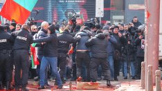 Оцениха на 180 000 евро щетите от хулиганските прояви пред Дома на Европа