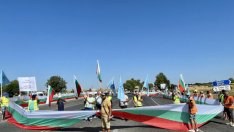 Протестиращи от "Автомагистрали Черно море" блокираха пътища 