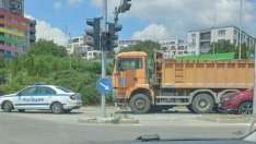 Мотор влезе под камион във Варна