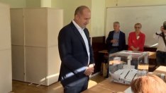 Президентът чака да кажат кой е виновен за изборните машини