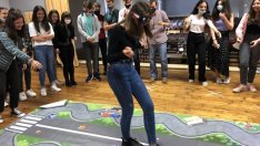 Ученици тестват какво е да караш пиян