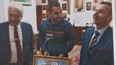 Рашков обясни за снимките: Младият човек се снима с мен, защото съм известен