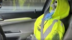 Катаджия в шок и ужас! Спира шофьор, а на седалката до него... скелет ВИДЕО