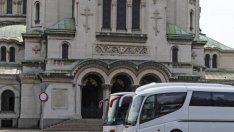 Разтурват "паркинга" до храма "Св. Александър Невски"