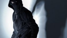 Мними барети "обискираха" семейство в дома им