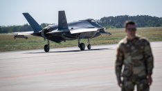 Полша вдигна по тревога самолети заради руски удари срещу Украйна