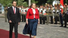 Заков посрещна скандална министърка на РСМ